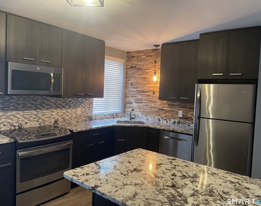 20 Outlook Avenue - Photo Thumbnail 1