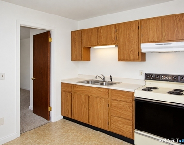 590 Main Street - Photo Thumbnail 2
