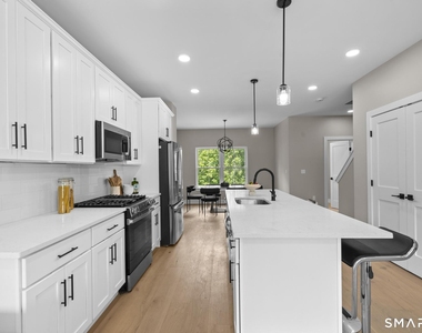 61 West Street - Photo Thumbnail 10