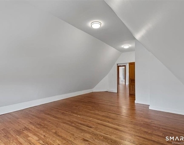 131 Dwight Street - Photo Thumbnail 8