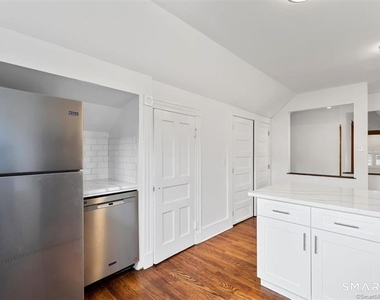 131 Dwight Street - Photo Thumbnail 3