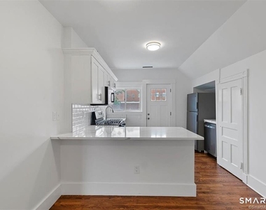 131 Dwight Street - Photo Thumbnail 2