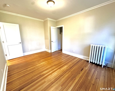 370 Stratfield Road - Photo Thumbnail 6