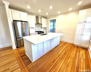 370 Stratfield Road - Photo Thumbnail 4