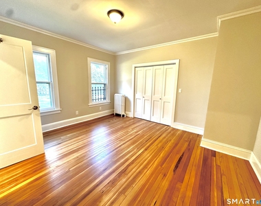 370 Stratfield Road - Photo Thumbnail 11
