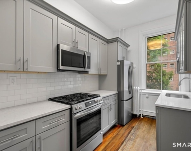 284 Orange Street - Photo Thumbnail 3