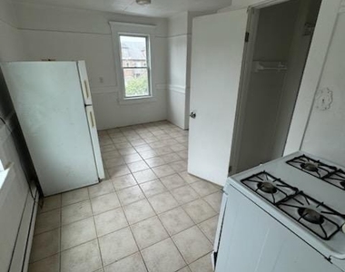 229 Helen Street - Photo Thumbnail 1