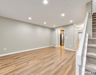 704 Mill Pond Drive - Photo Thumbnail 8