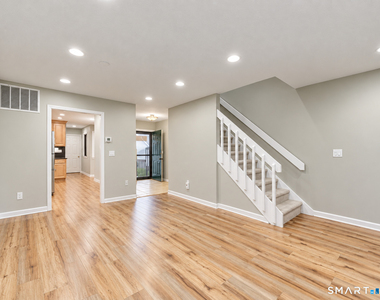 704 Mill Pond Drive - Photo Thumbnail 7