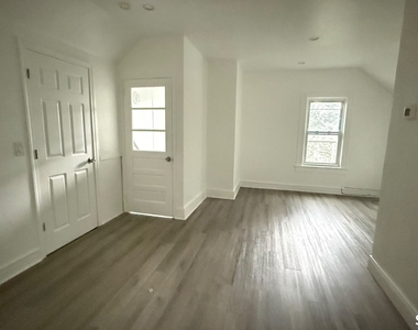 163 Deacon Street - Photo Thumbnail 2