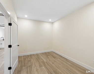 650 Main Street - Photo Thumbnail 5