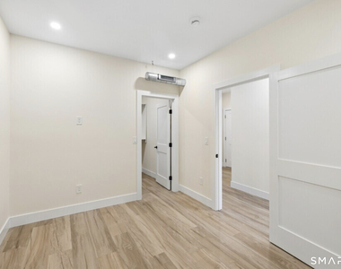 650 Main Street - Photo Thumbnail 4