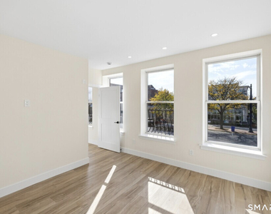 650 Main Street - Photo Thumbnail 4