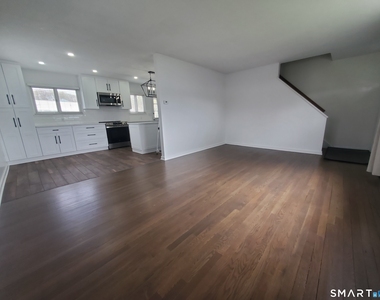 10 Silver Street - Photo Thumbnail 4