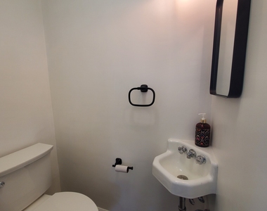 10 Silver Street - Photo Thumbnail 6