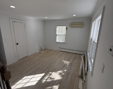 250 Jackson Avenue - Photo Thumbnail 1