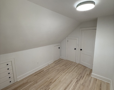 250 Jackson Avenue - Photo Thumbnail 14
