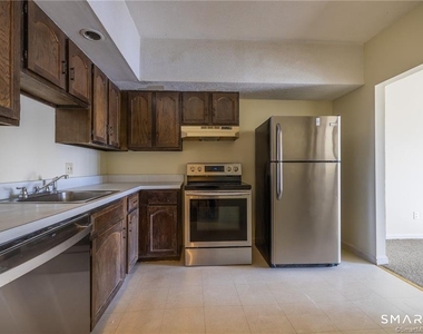 80 Claudia Drive - Photo Thumbnail 9