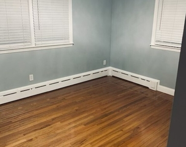 47 Hallock Street - Photo Thumbnail 5