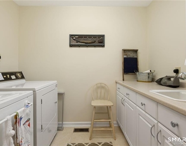 4 Eastview Road - Photo Thumbnail 15