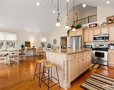 4 Eastview Road - Photo Thumbnail 5