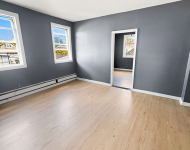 662 Noble Avenue - Photo Thumbnail 12