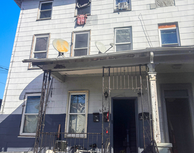 662 Noble Avenue - Photo Thumbnail 1