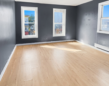 662 Noble Avenue - Photo Thumbnail 10