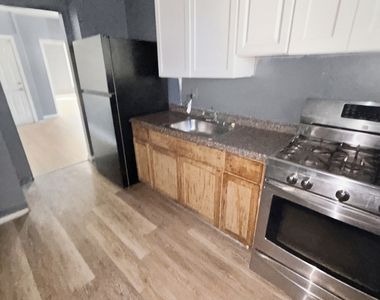 662 Noble Avenue - Photo Thumbnail 3
