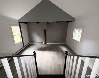 354 Main Street - Photo Thumbnail 4