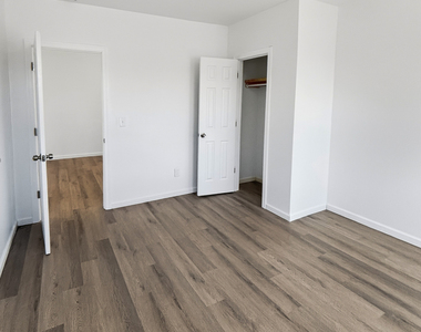 1739 Stratford Avenue - Photo Thumbnail 26