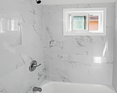1739 Stratford Avenue - Photo Thumbnail 11