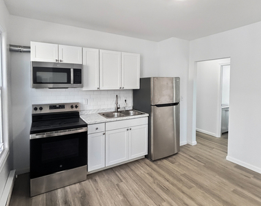 1739 Stratford Avenue - Photo Thumbnail 4