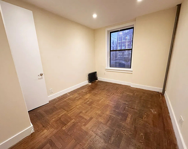 8630 23rd Avenue - Photo Thumbnail 6
