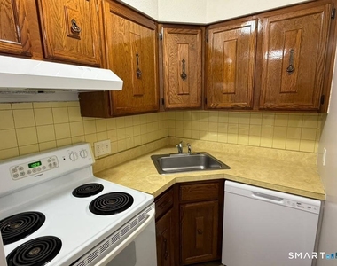 201 Bretton Street - Photo Thumbnail 6