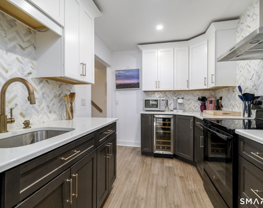 73 Harbor Drive - Photo Thumbnail 11