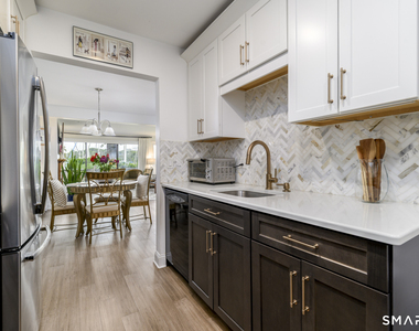 73 Harbor Drive - Photo Thumbnail 12