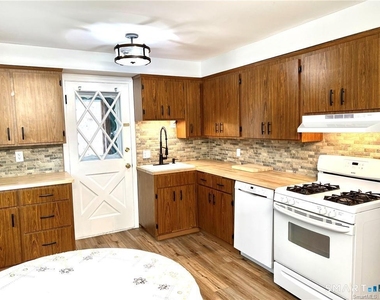 130 Platt Avenue - Photo Thumbnail 2