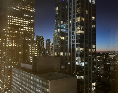 W 52 ST / 8th Avenue - Photo Thumbnail 10