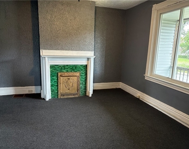 1703 Bailie Ave - Photo Thumbnail 1
