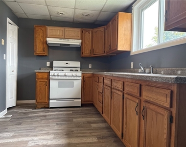 1703 Bailie Ave - Photo Thumbnail 7