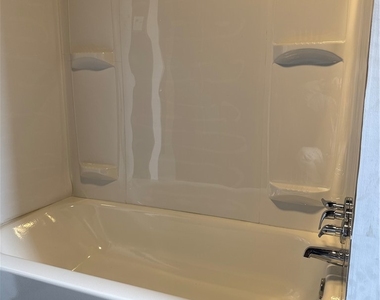 1703 Bailie Ave - Photo Thumbnail 12