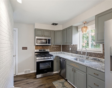 1630 Old Brodhead Rd - Photo Thumbnail 8