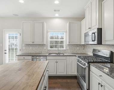 1204 Pointe View Drive - Photo Thumbnail 16