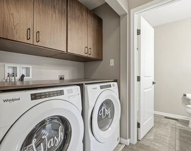 1204 Pointe View Drive - Photo Thumbnail 18