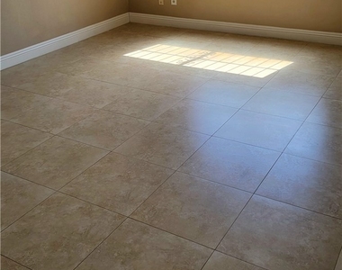 1843 Camino Verde Lane - Photo Thumbnail 9