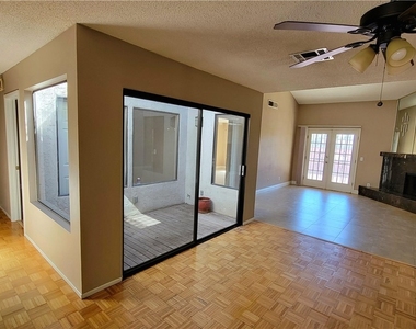 1843 Camino Verde Lane - Photo Thumbnail 2