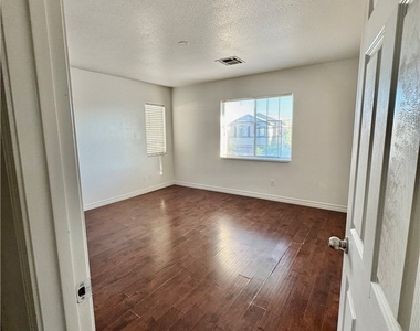 4116 Mark Twain Court - Photo Thumbnail 7