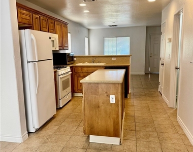 4116 Mark Twain Court - Photo Thumbnail 4