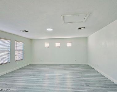 9833 Santa Ponsa Court - Photo Thumbnail 16